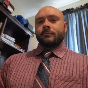 Casual Short-Sleeve Button-Up Shirt - Red Stripes